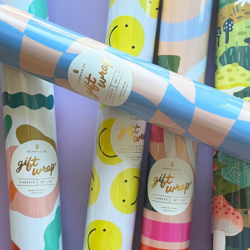HOLIDAY GIFT WRAP – roll Smiley