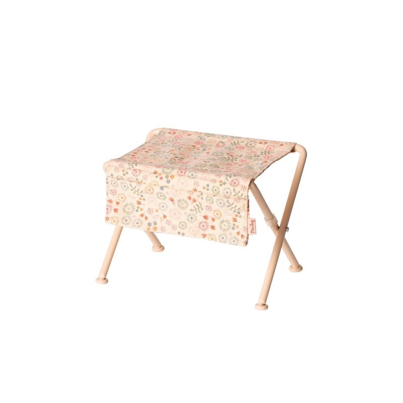 Nursery Table (pink)