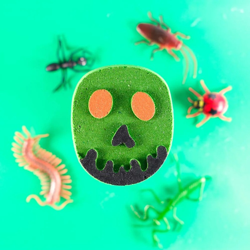 Halloween Bath Bomb Zombie (Toy inside)