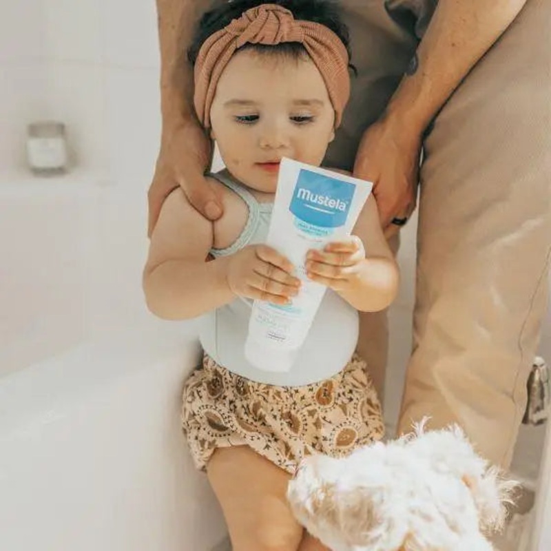 Mustela 2 in 1 Cleansing Gel 6.76 oz