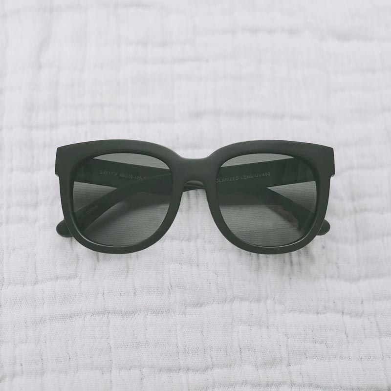 *Honeysuckle Swim Co. Bold Polarized Sunglasses -Black (Size 3-6 Years)